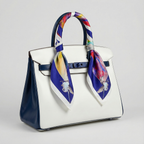 LA DANZATRICE                            Carré in twill di pura seta